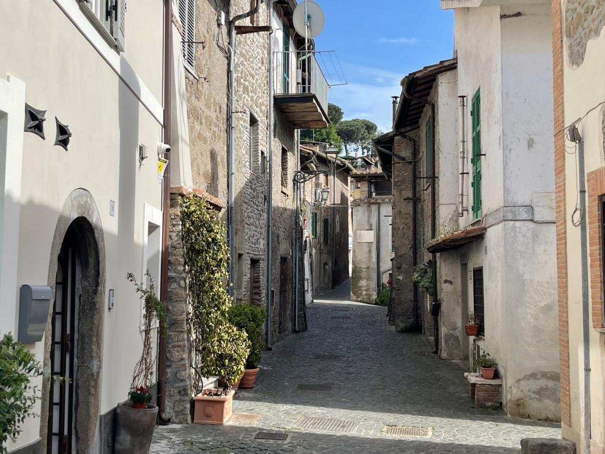 Luminoso Appartamento Sul Lago - Lake Court Anguillara Sabazia Exterior foto
